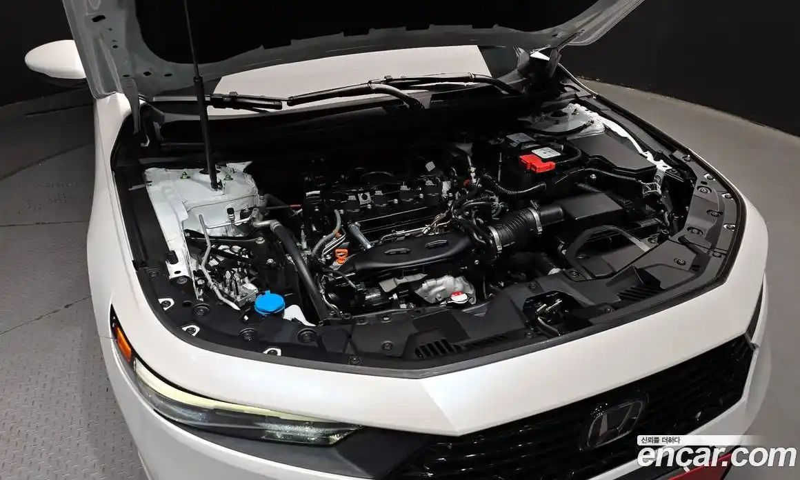 Honda Accord 2024 1.5 автомат (гидро), фото 6