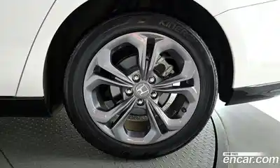 Honda Accord 2024 1.5 автомат (гидро), миниатюра 7
