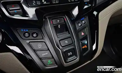Honda Odyssey 2018 3.5 автомат (гидро), миниатюра 11