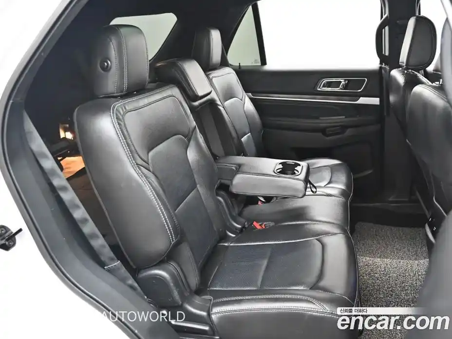 Ford Explorer 2018 2.3 автомат (гидро), фото 12