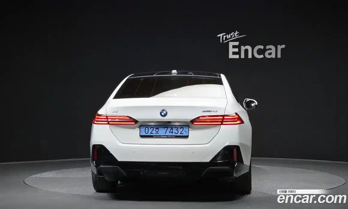 BMW i5 2025 0.2 автомат (гидро), фото 4