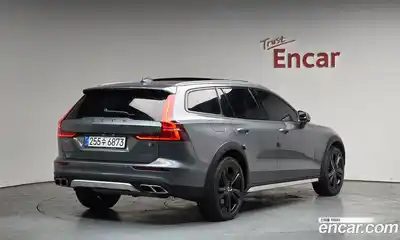 Volvo V60, 2020, 105 362 км