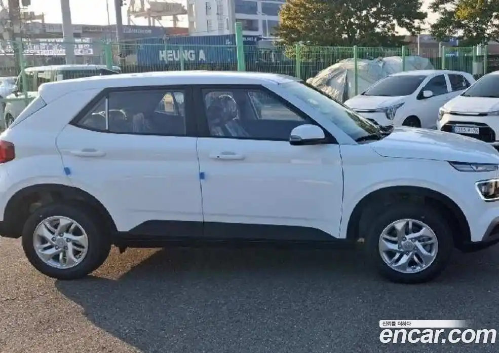 Hyundai Venue 2025 1.6 автомат (гидро), фото 11