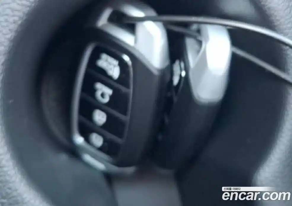 Hyundai Venue 2025 1.6 автомат (гидро), фото 12