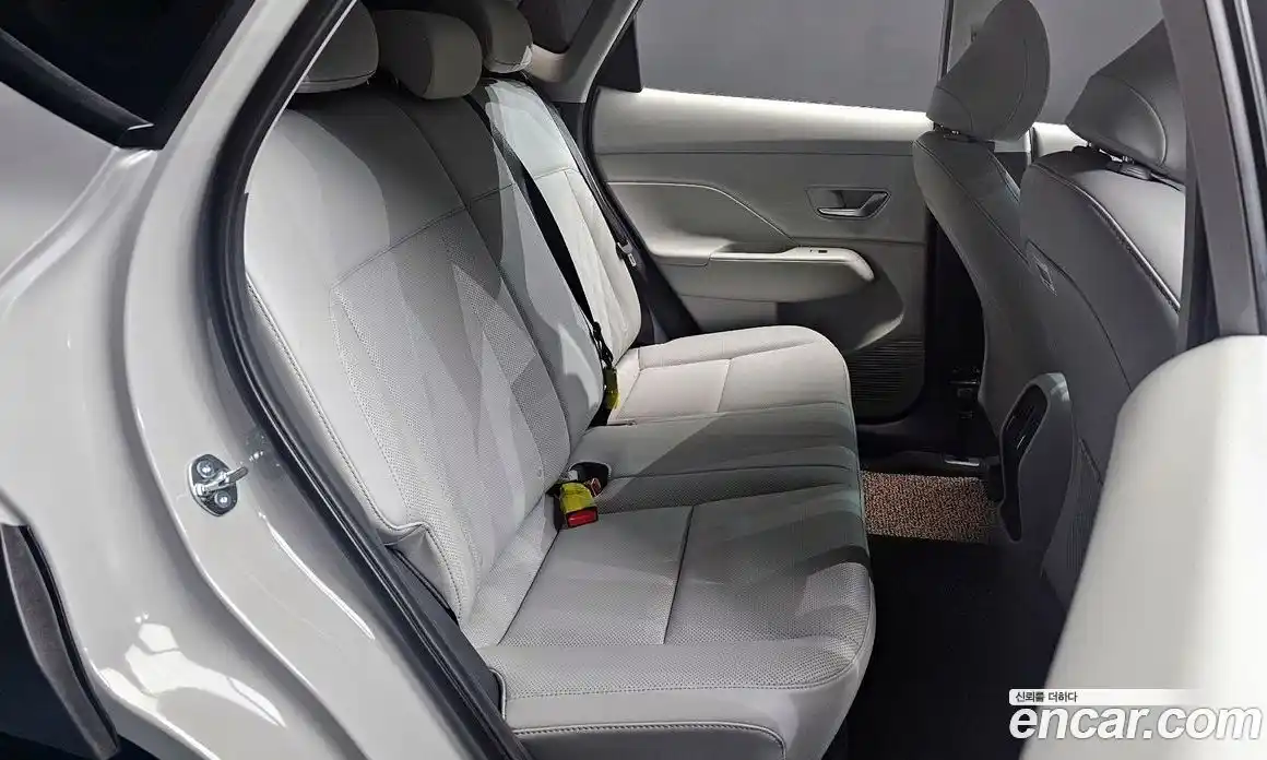 Hyundai Kona 2025 1.6 автомат (гидро), фото 17