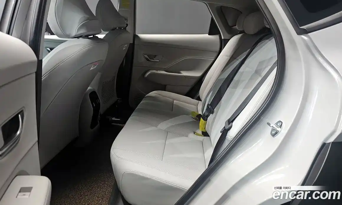 Hyundai Kona 2025 1.6 автомат (гидро), фото 18