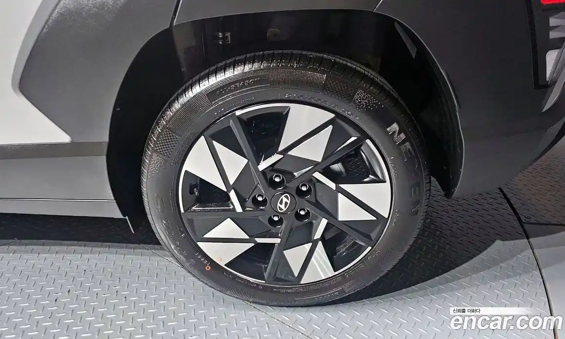 Hyundai Kona 2025 1.6 автомат (гидро), фото 7