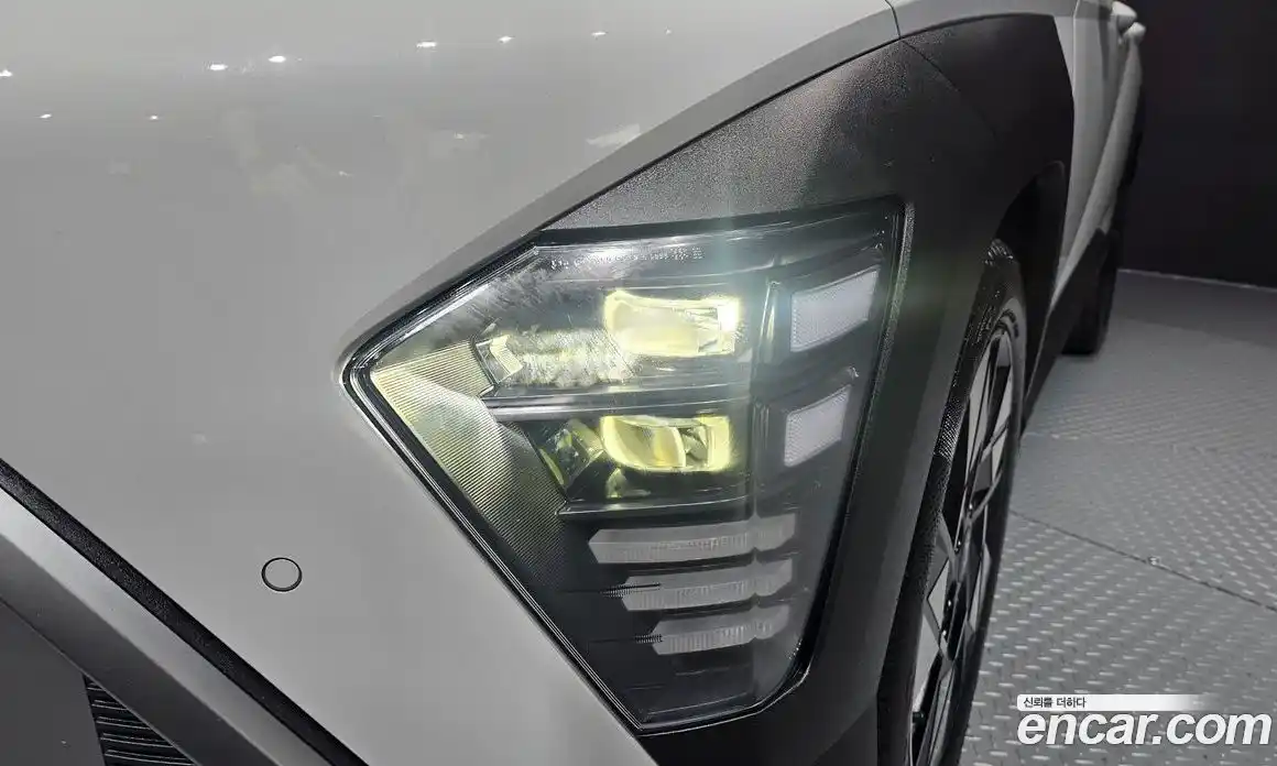 Hyundai Kona 2025 1.6 автомат (гидро), фото 8
