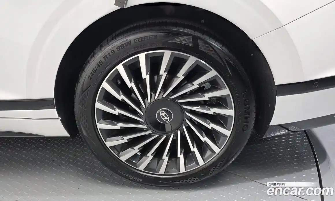 Hyundai Grandeur 2023 2.5 автомат (гидро), фото 7