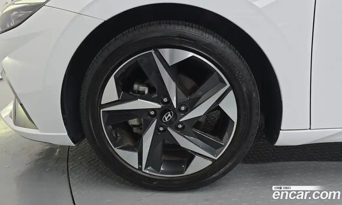 Hyundai Avante 2021 1.6 автомат (гидро), фото 5