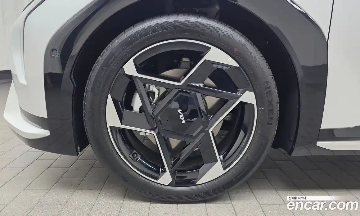 Kia EV4 2025 0.2 автомат (гидро), фото 5
