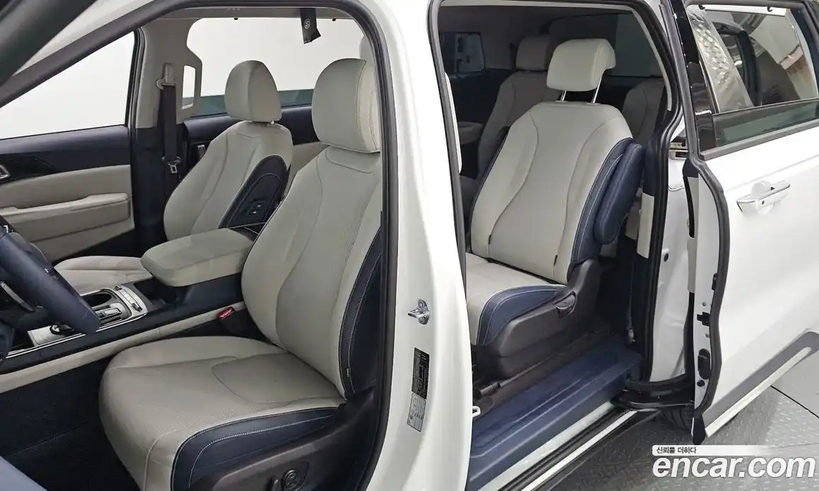 Kia Carnival 2025 1.6 автомат (гидро), фото 16