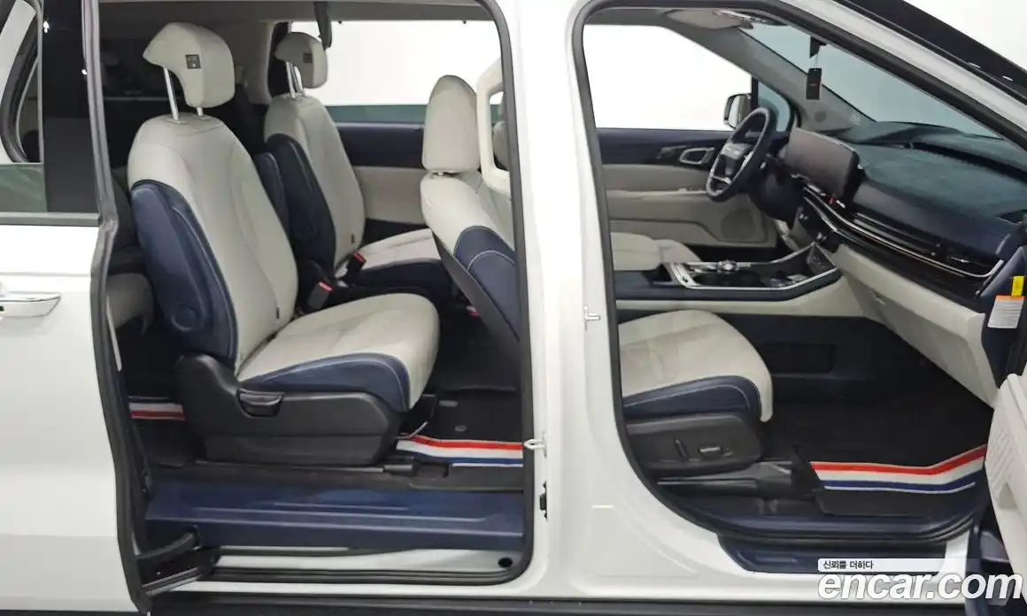 Kia Carnival 2025 1.6 автомат (гидро), фото 18
