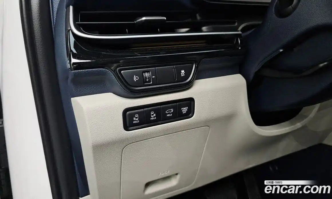 Kia Carnival 2025 1.6 автомат (гидро), фото 24