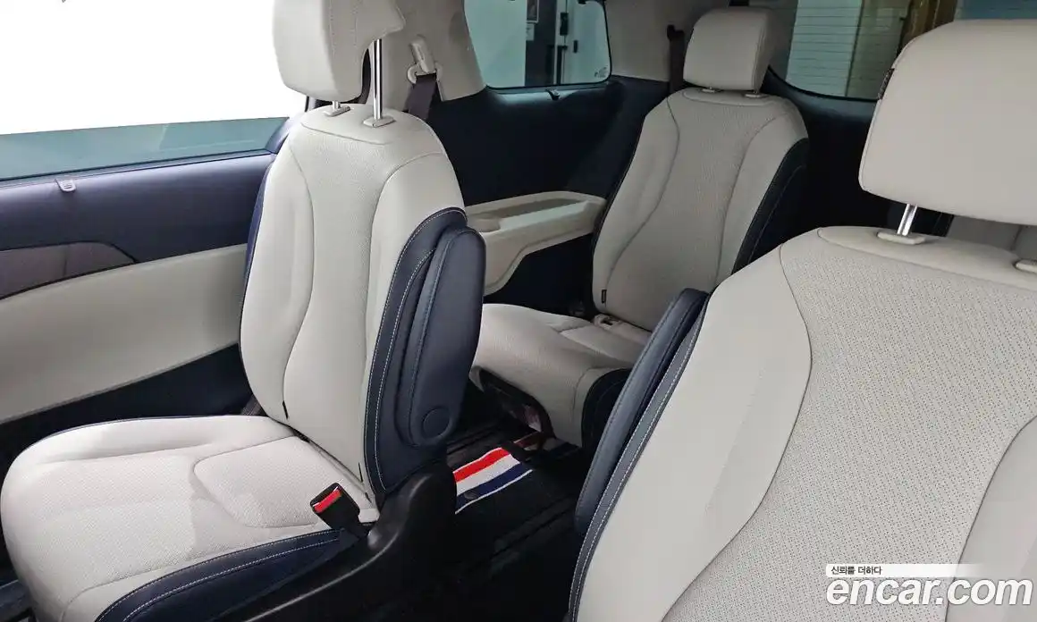 Kia Carnival 2025 1.6 автомат (гидро), фото 30