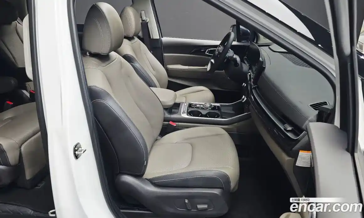 Kia Carnival 2025 1.6 автомат (гидро), фото 18