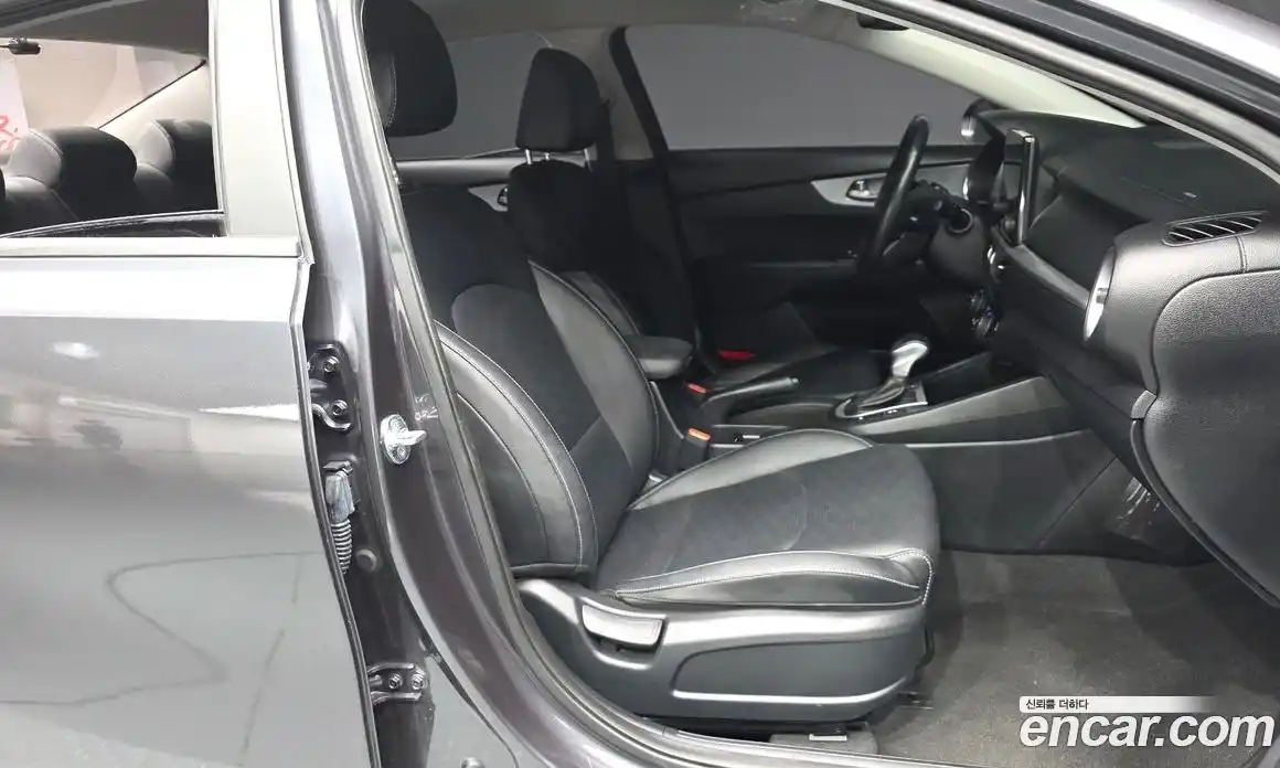 Kia K3 2021 1.6 автомат (гидро), фото 17