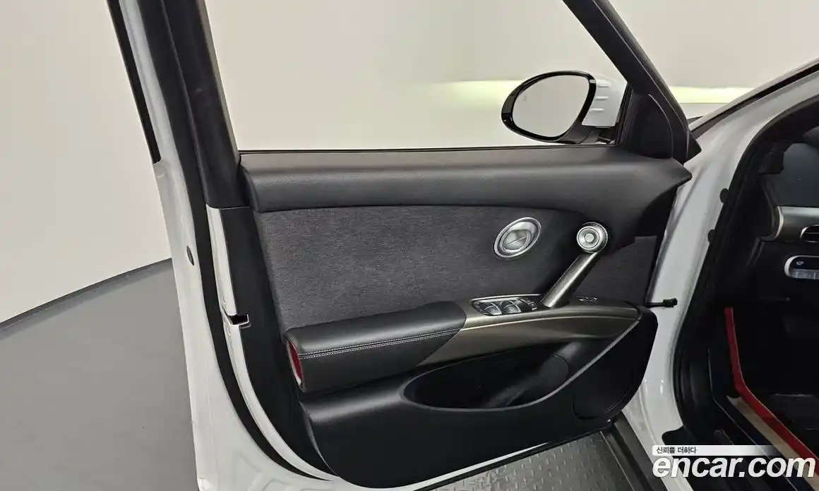 Genesis GV60 2022 0.1 автомат (гидро), фото 14