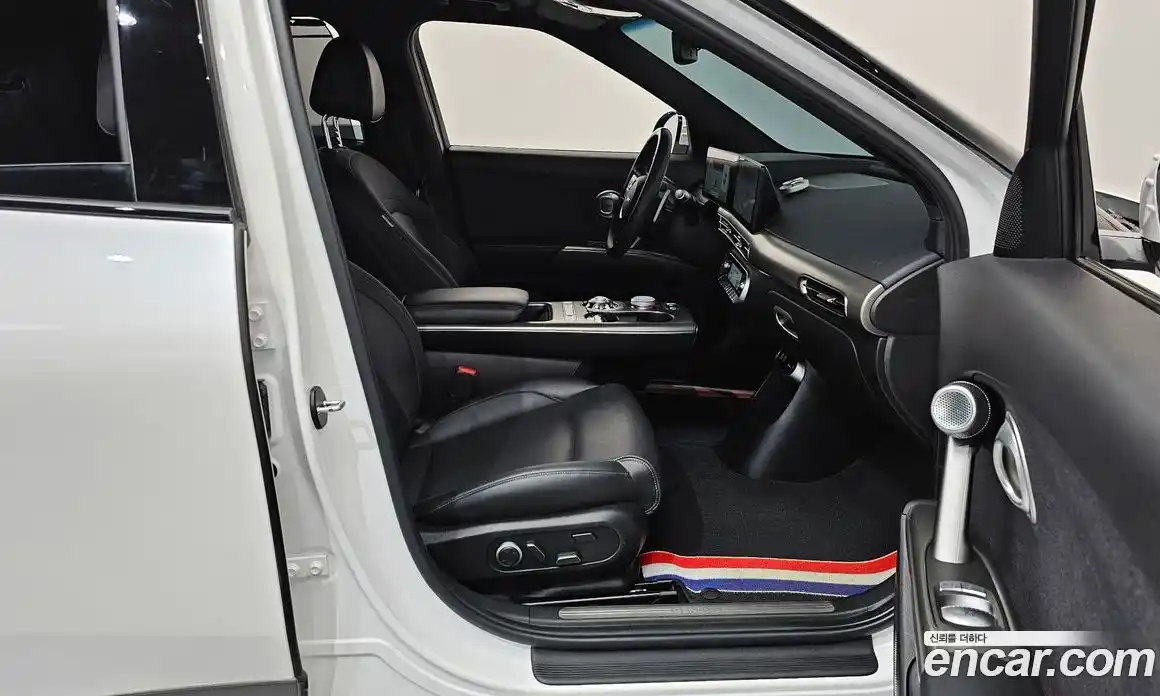 Genesis GV60 2022 0.1 автомат (гидро), фото 16