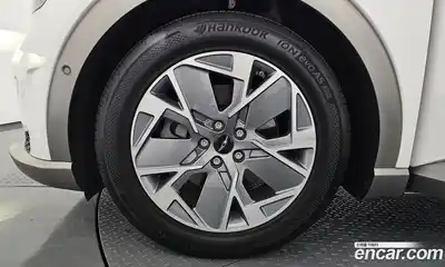 Genesis GV60 2022 0.1 автомат (гидро), миниатюра 5