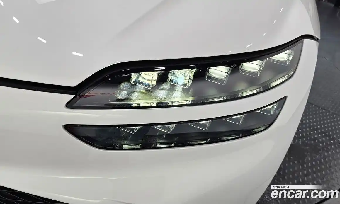 Genesis GV60 2022 0.1 автомат (гидро), фото 8