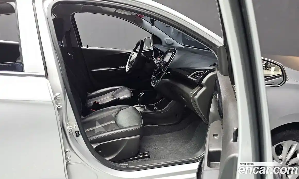 Chevrolet Spark 2019 1.0 автомат (гидро), фото 17