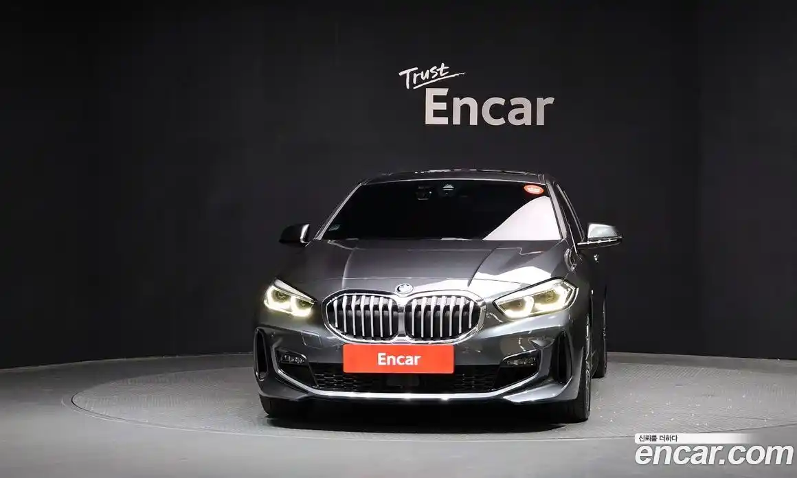 BMW 1 серия 2021 2.0 автомат (гидро), фото 3