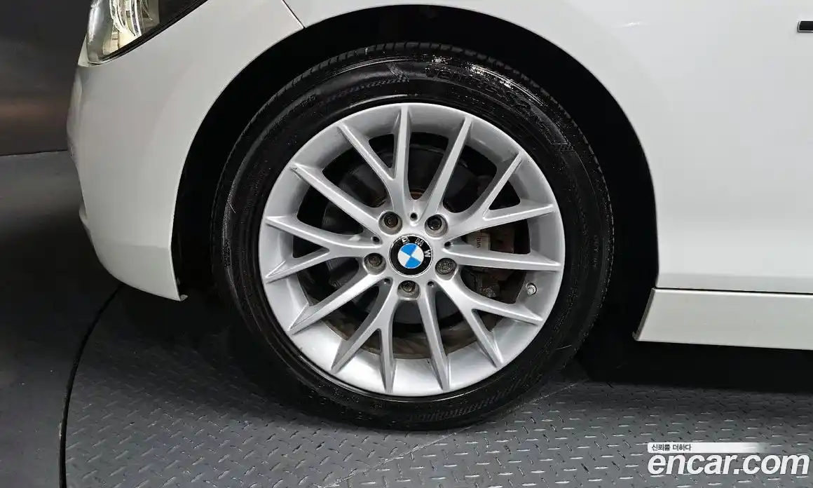 BMW 1 серия 2015 2.0 автомат (гидро), фото 5