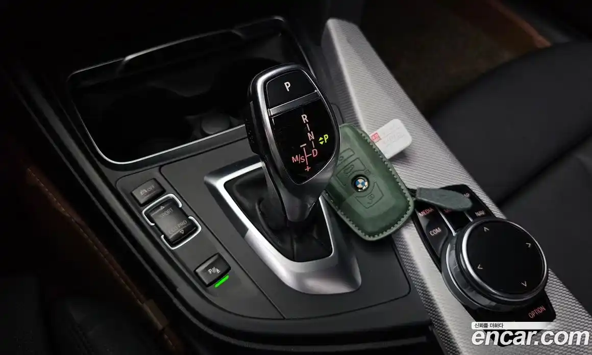 BMW 3 серия 2017 2.0 автомат (гидро), фото 9