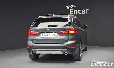 BMW X1 2022 2.0 автомат (гидро), миниатюра 4