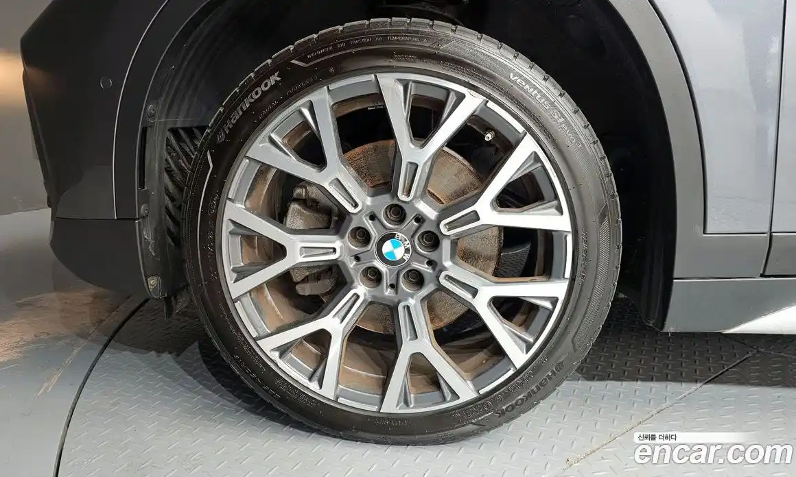 BMW X1 2022 2.0 автомат (гидро), фото 5