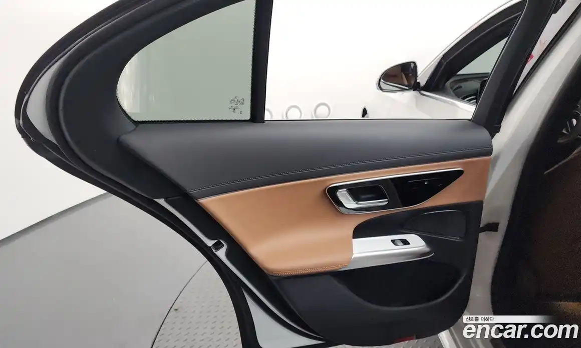 Mercedes-Benz E-Class 2025 2.0 гидро, фото 15
