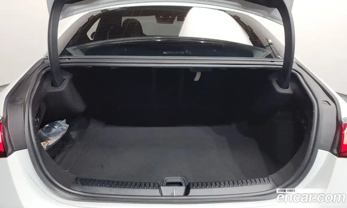 Mercedes-Benz E-Class 2025 2.0 гидро, фото 26
