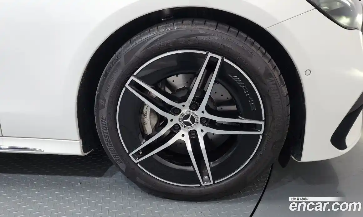 Mercedes-Benz E-Class 2025 2.0 гидро, фото 7