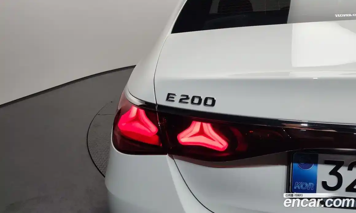 Mercedes-Benz E-Class 2025 2.0 гидро, фото 9