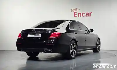 Mercedes-Benz E-Class 2020 2.0 автомат (гидро), миниатюра 2
