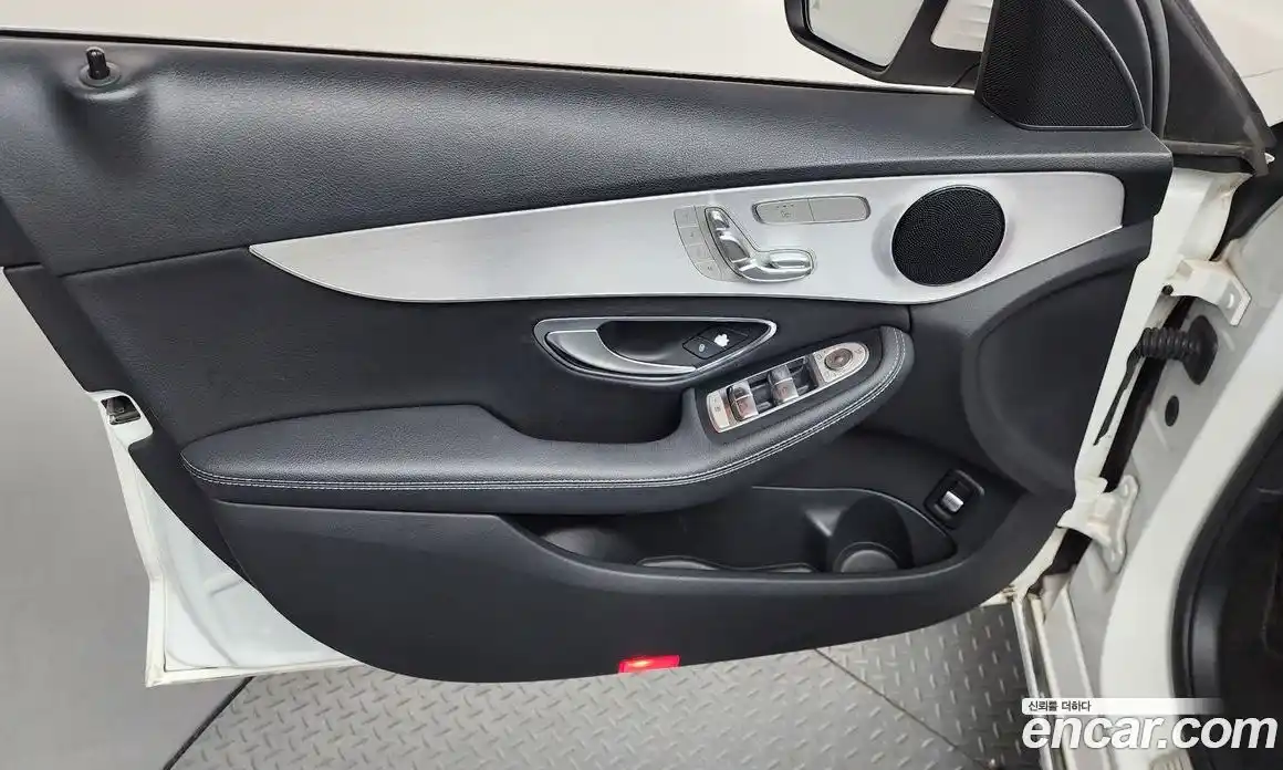 Mercedes-Benz C-Class 2017 2.1 гидро, фото 13 Mercedes-Benz C-Class 2017 2.1 гидро, фото 13