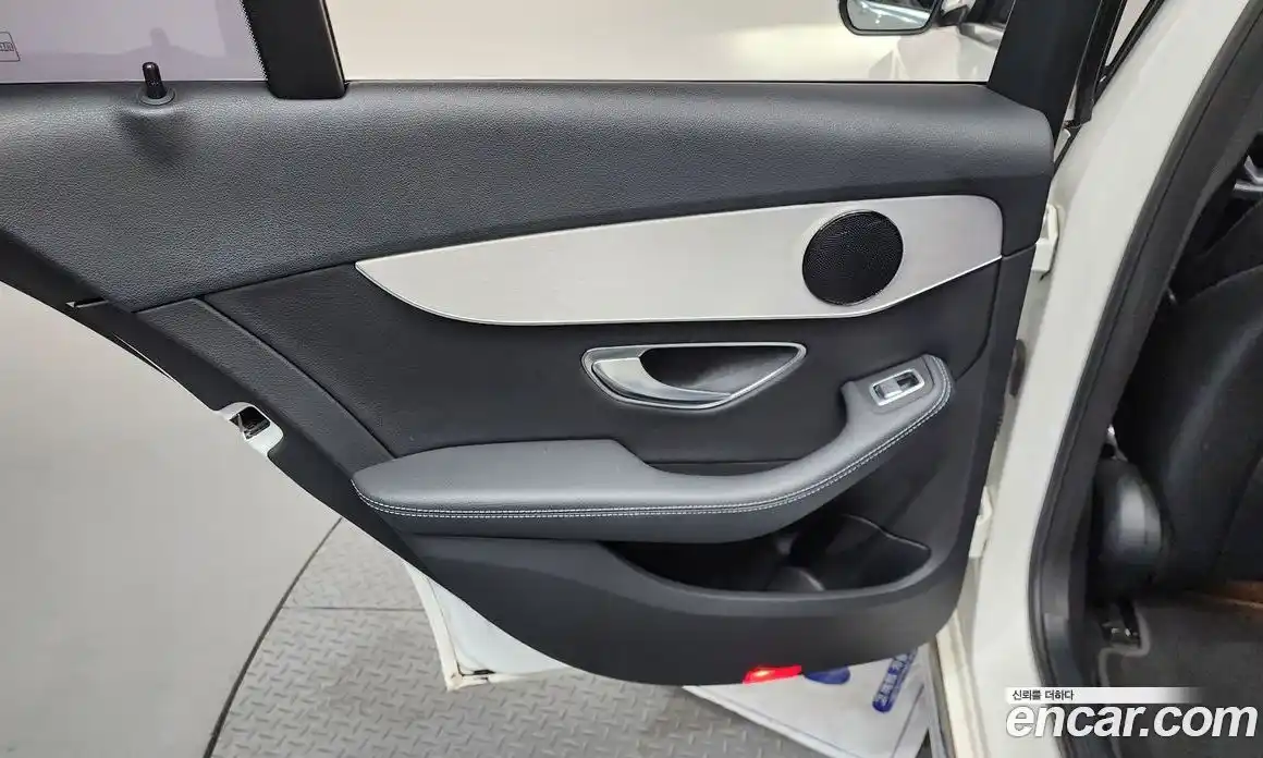 Mercedes-Benz C-Class 2017 2.1 гидро, фото 14 Mercedes-Benz C-Class 2017 2.1 гидро, фото 14