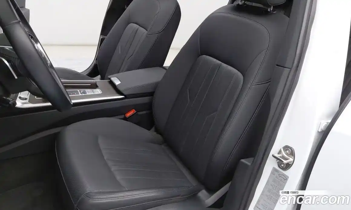 Audi A6 2021 2.0 автомат (гидро), фото 6