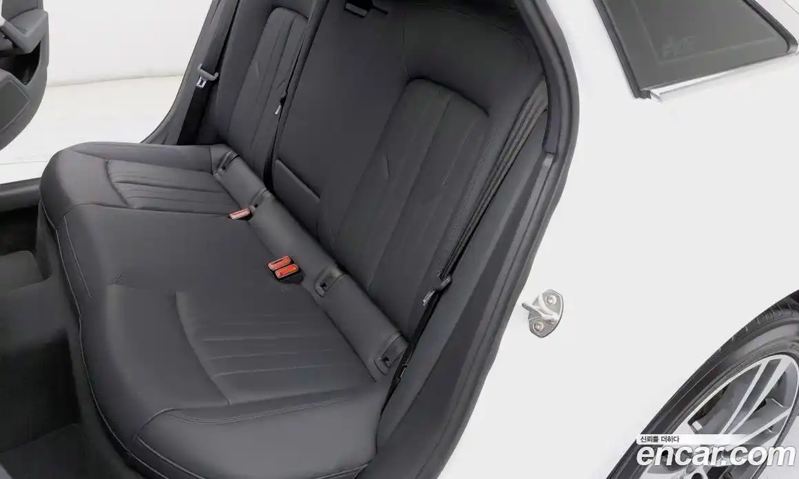 Audi A6 2021 2.0 автомат (гидро), фото 7