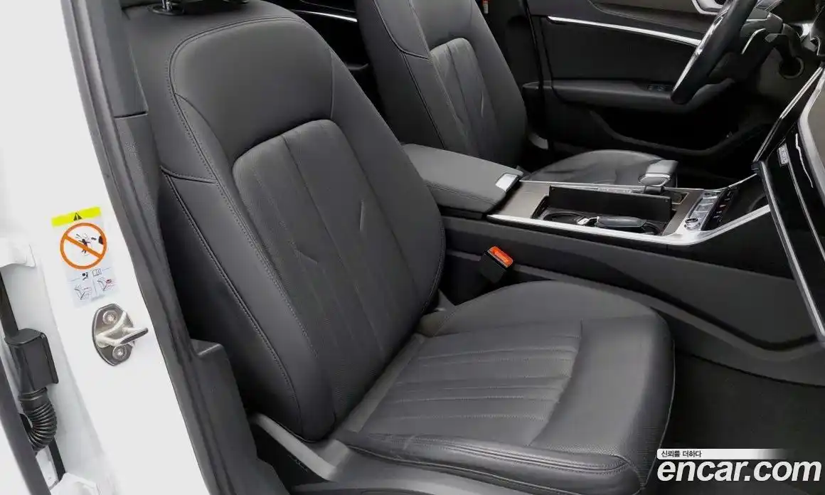 Audi A6 2021 2.0 автомат (гидро), фото 9