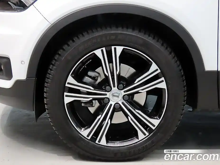 Volvo XC40 2021 2.0 автомат (гидро), фото 20