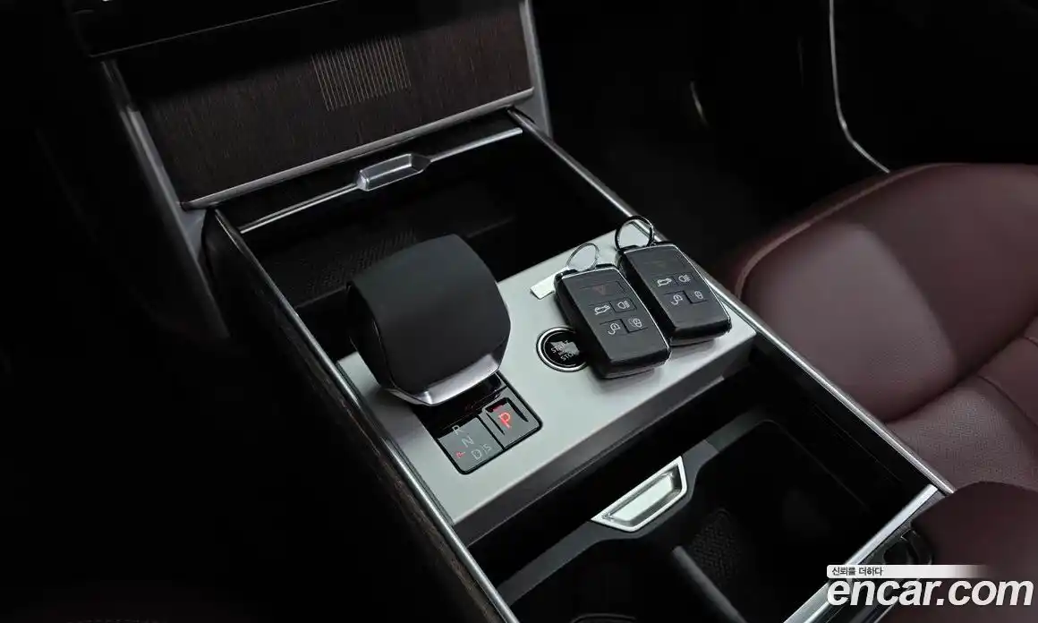 Land Rover Range Rover 2025 3.0 автомат (гидро), фото 9