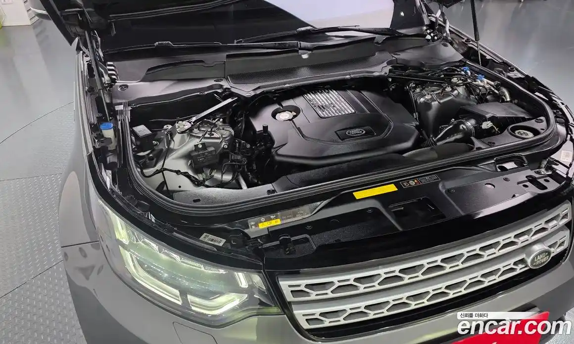 Land Rover Discovery 2018 3.0 автомат (гидро), фото 6