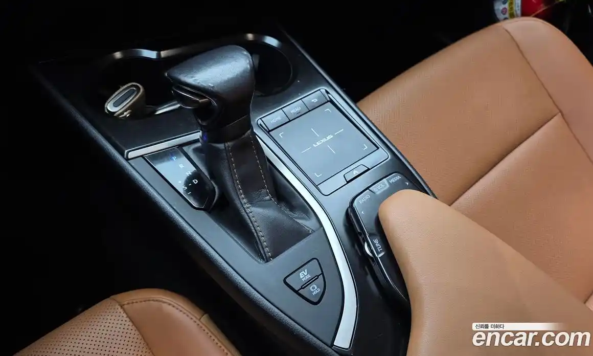 Lexus UX 2019 2.0 гидро, фото 12