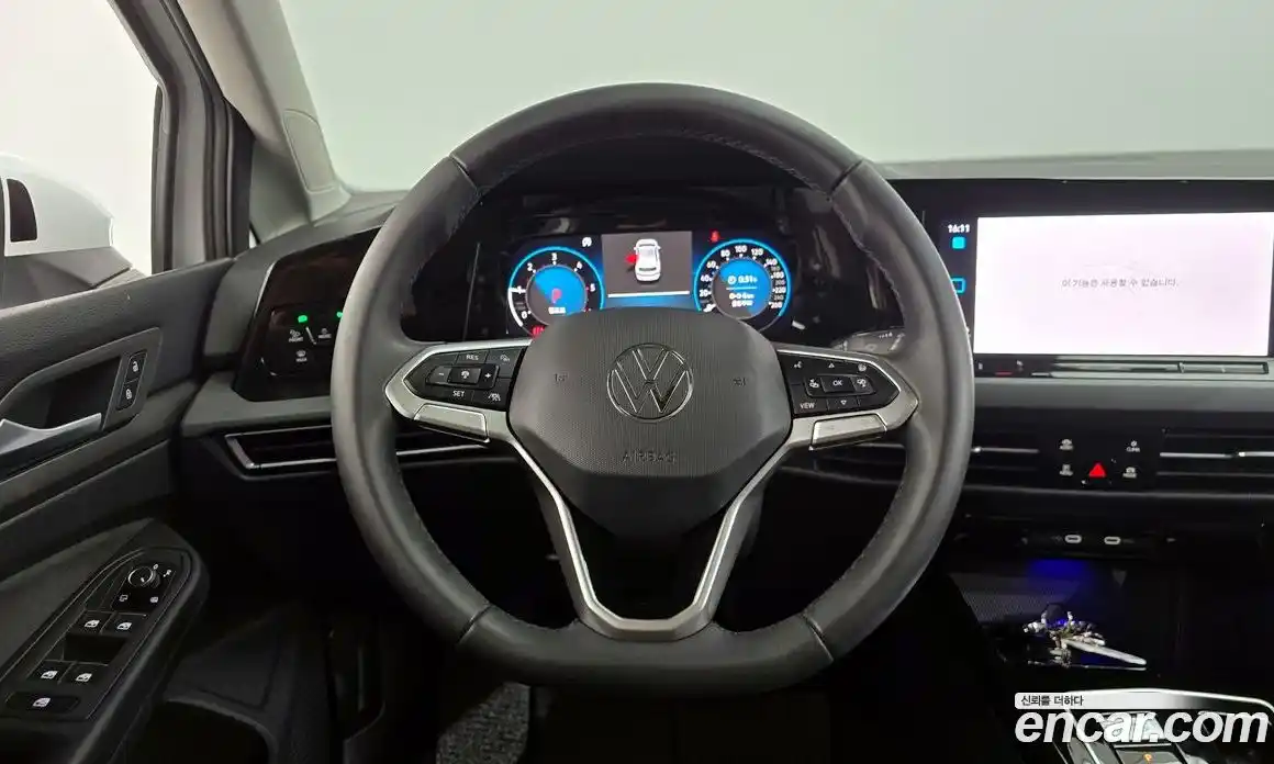 Volkswagen Golf 2024 2.0 автомат (гидро), фото 14
