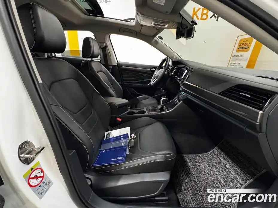 Volkswagen Jetta 2023 1.5 автомат (гидро), фото 17