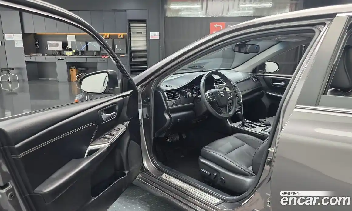 Toyota Camry 2017 2.5 гидро, фото 12