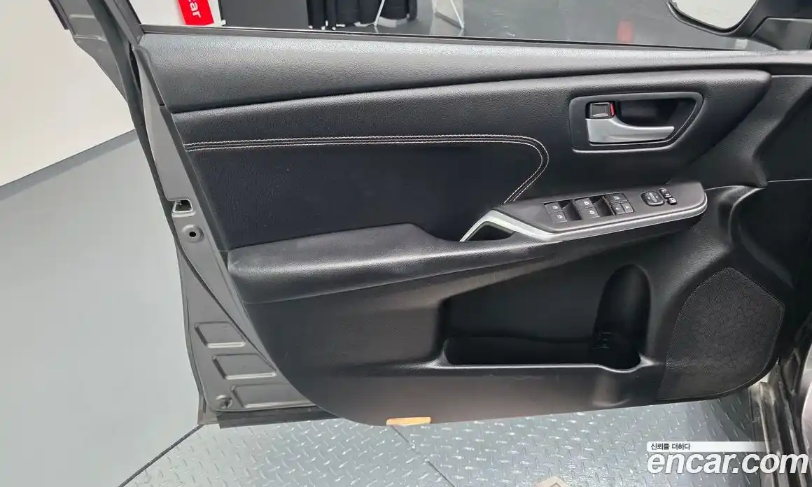 Toyota Camry 2017 2.5 гидро, фото 13