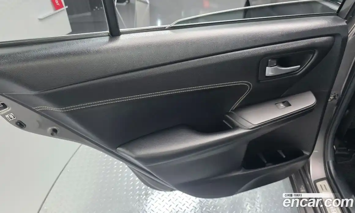 Toyota Camry 2017 2.5 гидро, фото 14